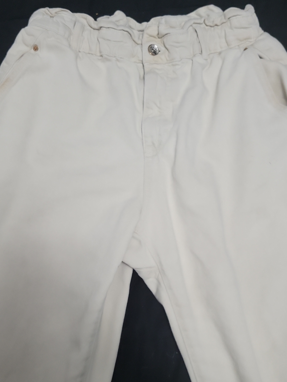 Zara Size 8 High-Waisted Paperbag Barrel Leg Pants in Cream / Khaki Tan